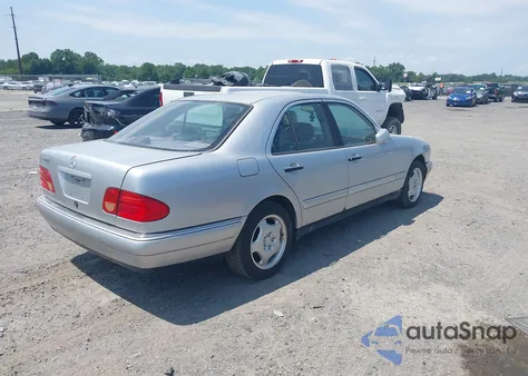 1997 Mercedes-Benz E 420 420 из США, поврежденный, VIN WDBJF72F5VA201857